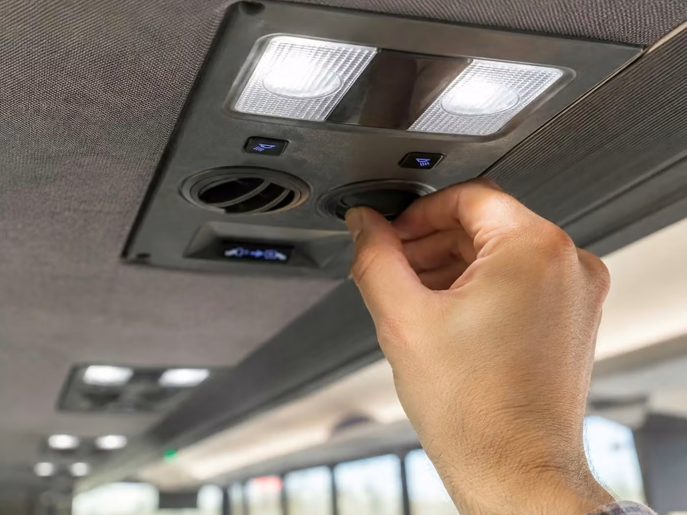 winter park 18 passenger minibus climate control