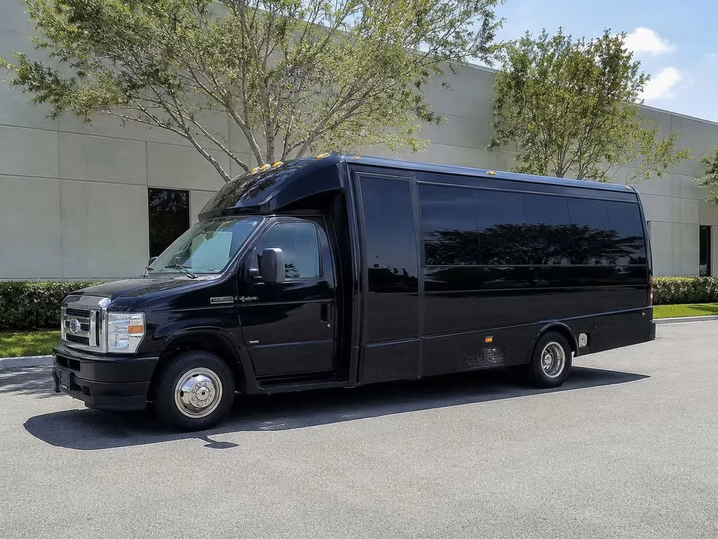 winter park 18 passenger minibus rental