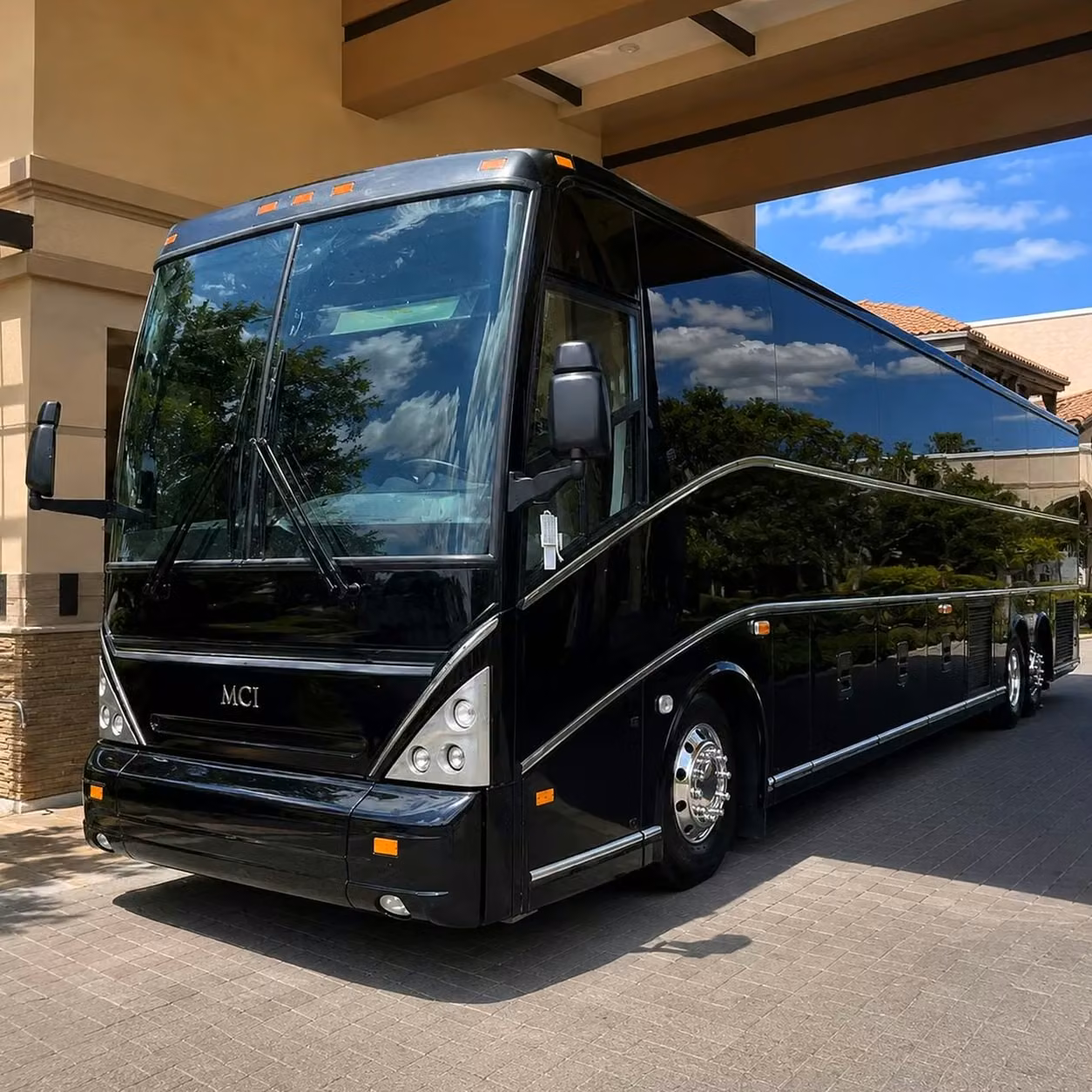 winter park private fan shuttles and tailgate party buses for winter park game days